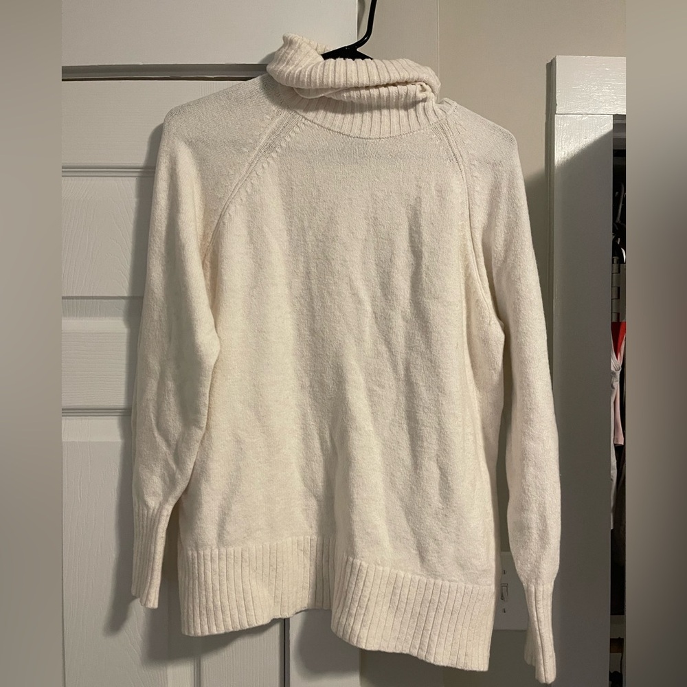 Old Navy Cream Turtleneck Sweater